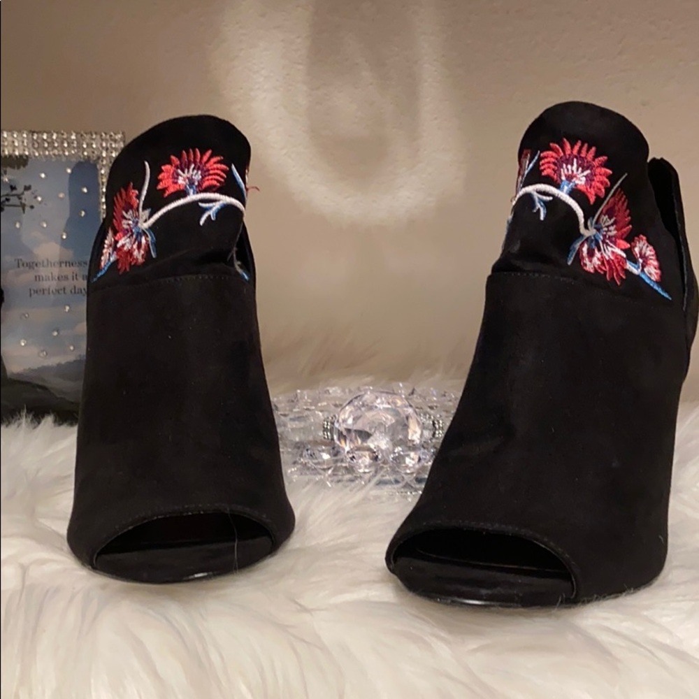 Carlos Santana open toe booties